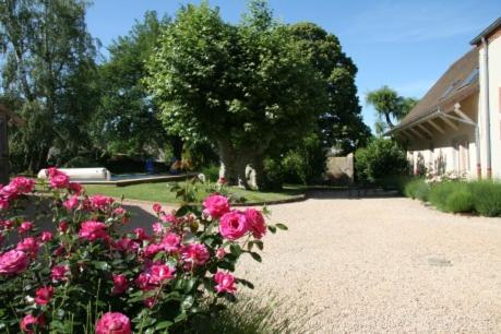 La Fontenelle - Lovely Holiday House With Swimming Pool Cuisery Buitenkant foto